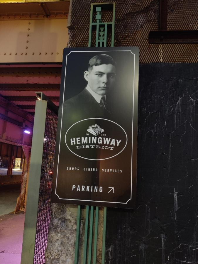 Historic Oak Park Home For 6 / Hemingway District Exteriör bild